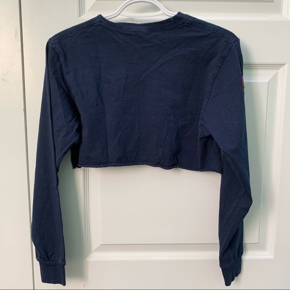 🌺2 for $15 Tops🌺 Embroidered Long Sleeve CropTop - Picture 3 of 4